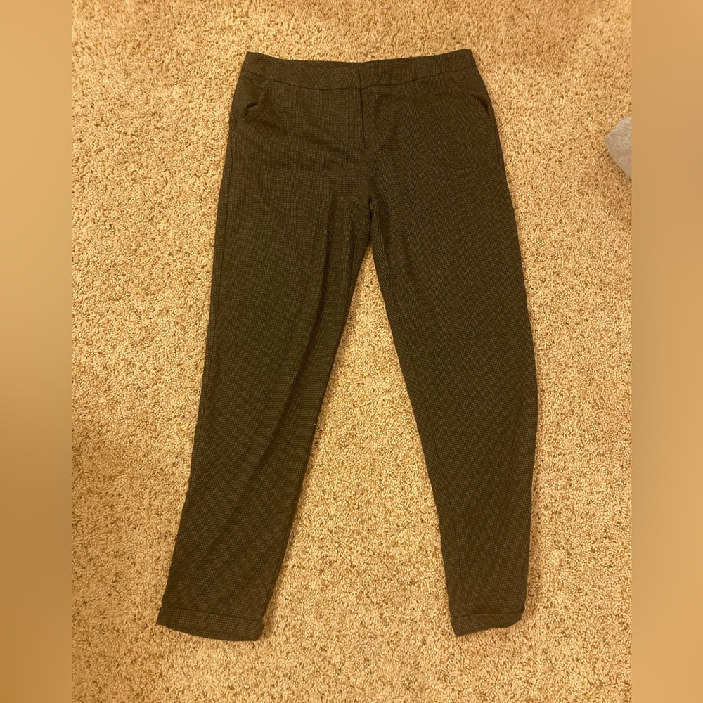Very high quality and unbelievably comfortable. In great condition.